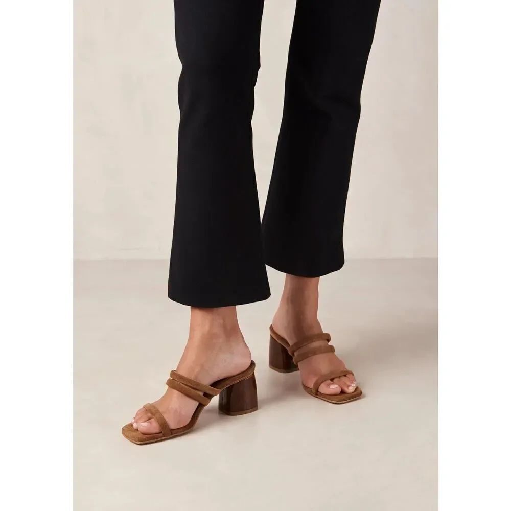 Alohas Brown Suede Block Heel Sandals Slides Size 37 EU / US 6.5